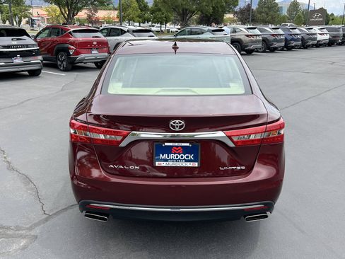 Used 2016 Toyota Avalon Limited FWD image 9