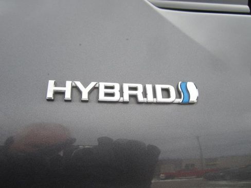 Used 2020 Toyota Prius XLE image 10