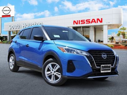 New 2025 Nissan Kicks Play S