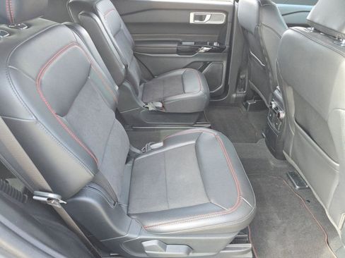 Certified 2024 Ford Explorer ST-Line w/ Class IV Trailer Tow Package image 29