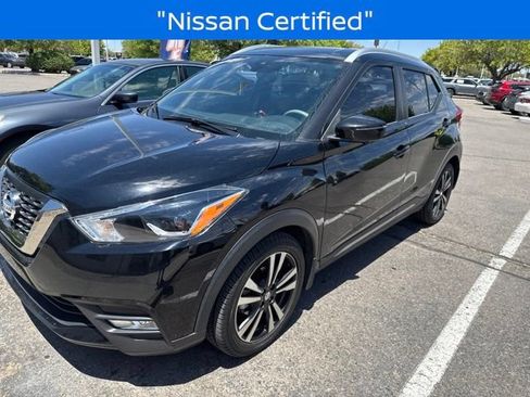 Used 2020 Nissan Kicks SR w/ SR Premium Package FWD image 2