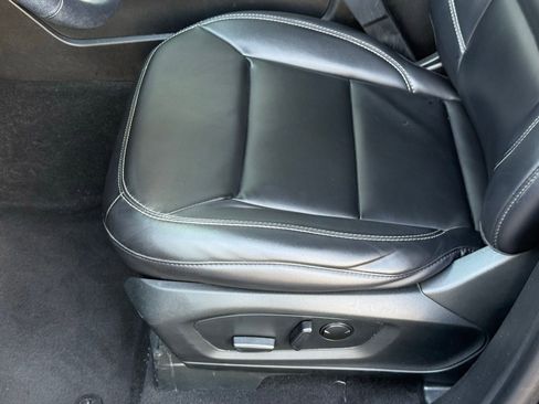 Used 2023 Ford Explorer XLT w/ Equipment Group 202A AWD/4WD image 37