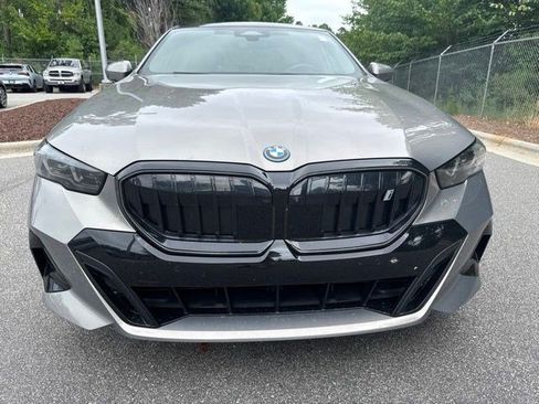 Used 2026 BMW i5 eDrive40 w/ M Sport Package AWD/4WD image 2