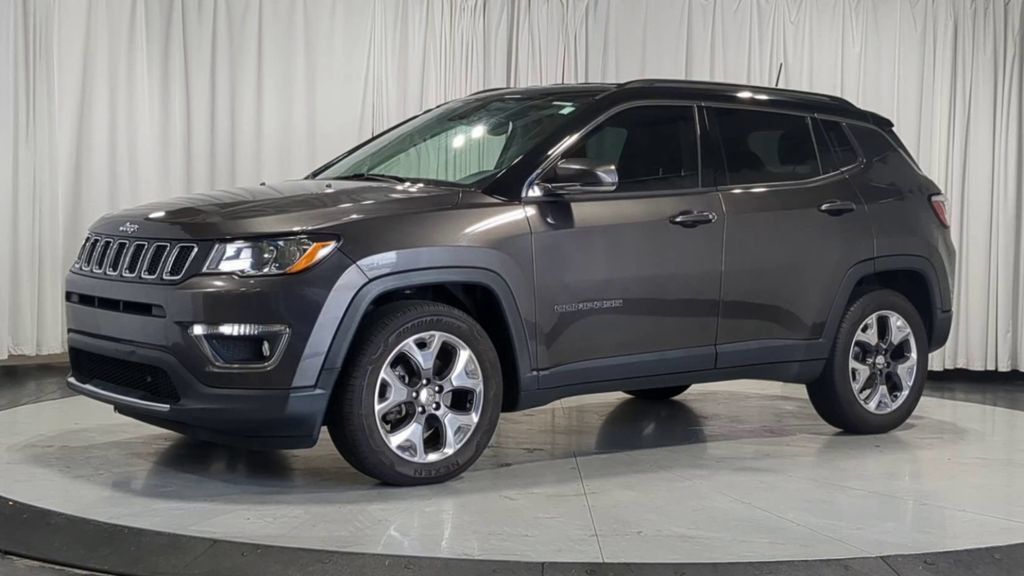 Used 2018 Jeep Compass Limited w/ Navigation Group FWD image 5
