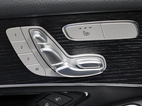 Used 2022 Mercedes-Benz GLC 300 4MATIC image 23