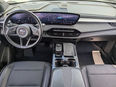 Used 2025 Buick Enclave Preferred FWD image 17