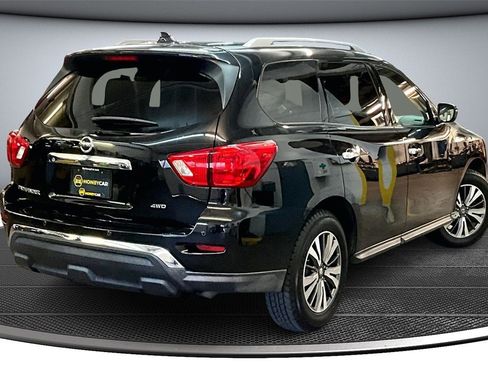 Used 2020 Nissan Pathfinder S image 6