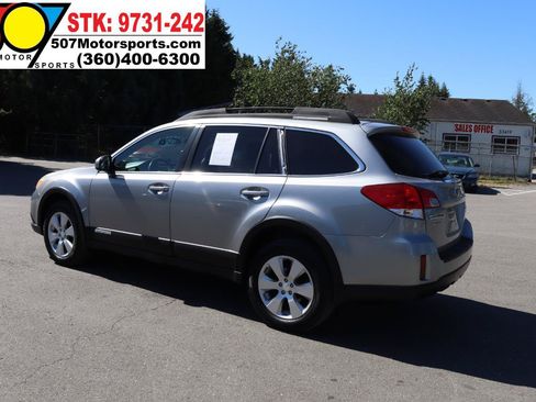 Used 2010 Subaru Outback 2.5i Premium AWD/4WD image 8