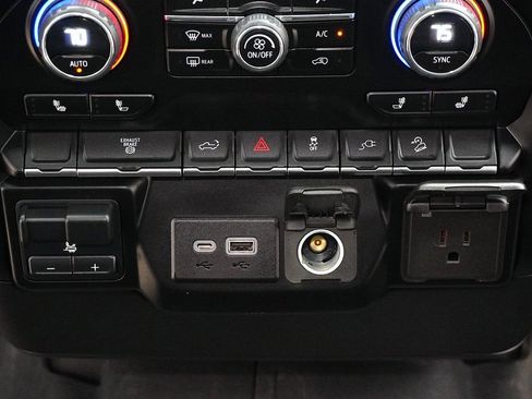 Used 2023 Chevrolet Silverado 2500 LT image 15