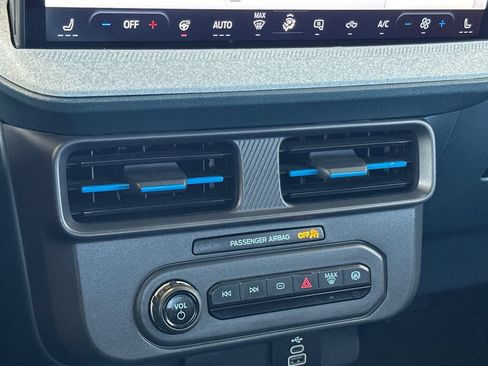 Used 2025 Ford Maverick XLT w/ XLT Luxury Package AWD/4WD image 18