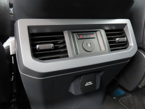 Used 2025 Ford F250 Lariat w/ Lariat Ultimate Package image 11