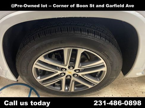 Used 2023 Chevrolet Traverse High Country AWD/4WD image 11