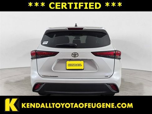 Certified 2023 Toyota Highlander LE image 4