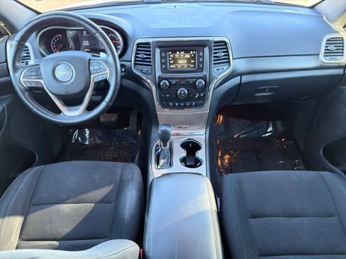 Used 2017 Jeep Grand Cherokee Laredo w/ Quick Order Package 23E image 18