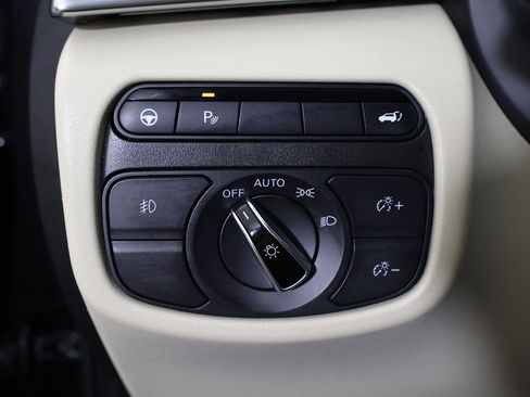 Used 2022 INFINITI QX50 Essential image 43