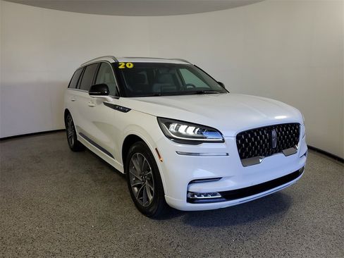 Used 2020 Lincoln Aviator Grand Touring w/ Class IV Trailer Tow Package image 30