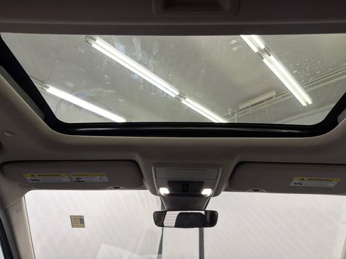 Used 2025 Honda CR-V EX-L image 24