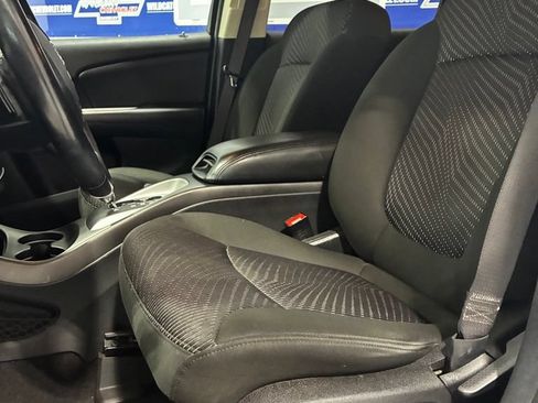 Used 2020 Dodge Journey SE w/ SE Popular Equipment Group FWD image 12