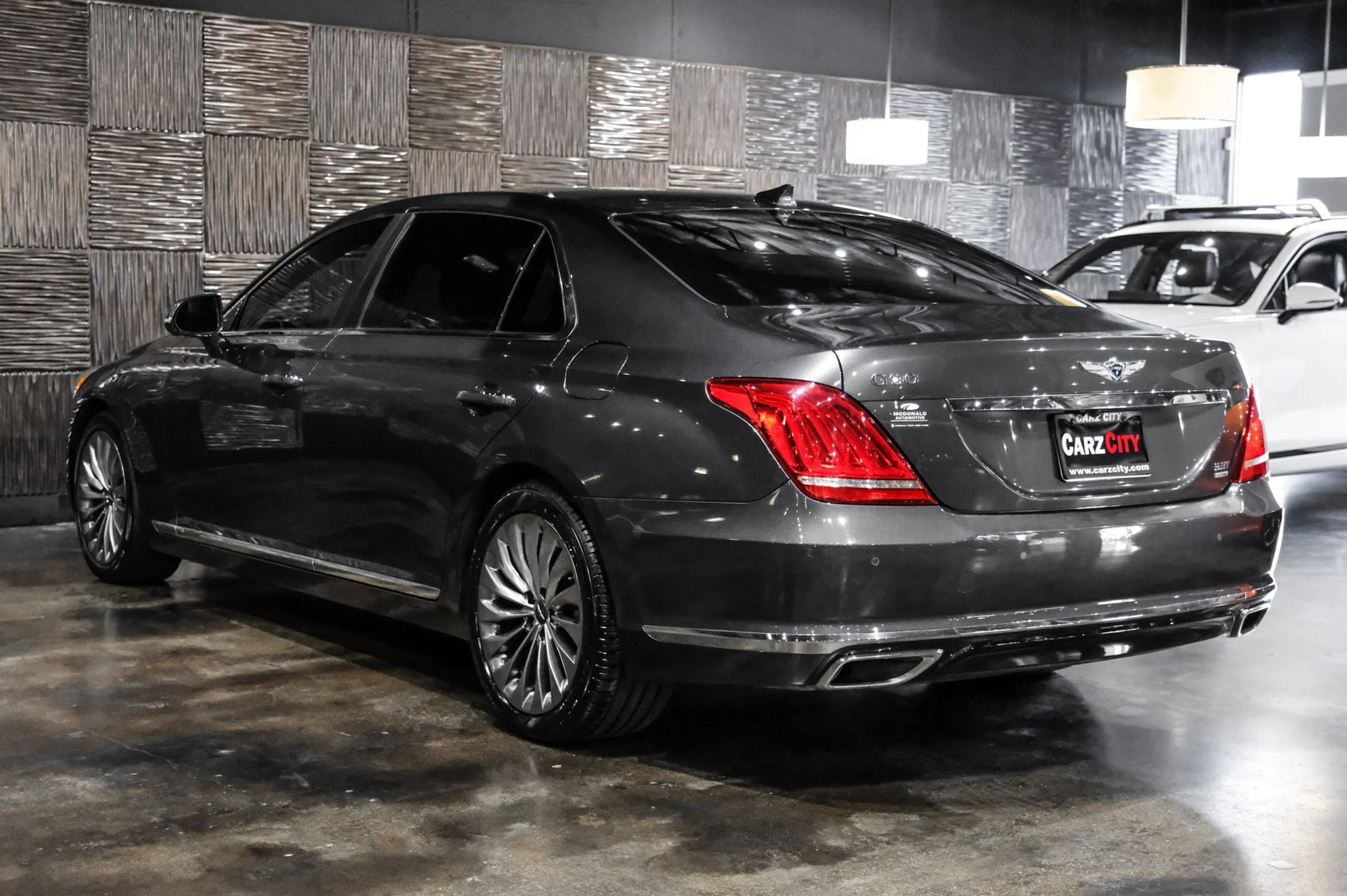 Used 2018 Genesis G90 3.3T Premium AWD/4WD image 12