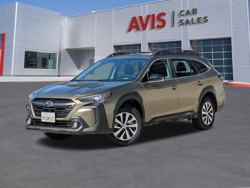 Used 2025 Subaru Outback Premium image 1