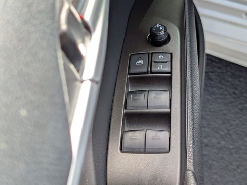 Used 2023 Toyota Camry SE FWD image 18