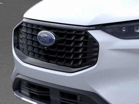New 2025 Ford Escape SE w/ PHEV Premium Package FWD image 17