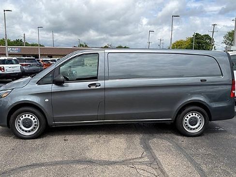 Used 2021 Mercedes-Benz Metris image 4