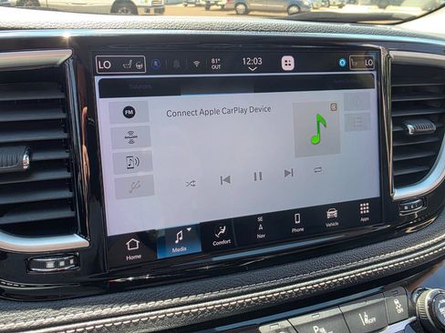 Used 2023 Chrysler Pacifica Limited FWD image 11