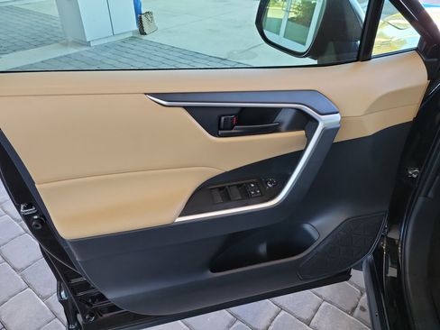 Certified 2025 Toyota RAV4 LE image 10