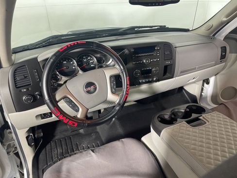 Used 2011 GMC Sierra 2500 SLE w/ SLE Preferred Package image 8