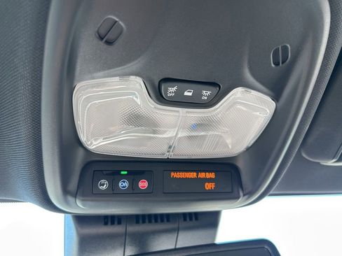 Used 2025 Chevrolet Colorado Z71 w/ Technology Package image 33