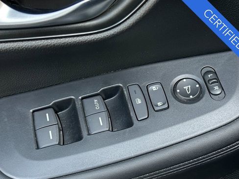 Certified 2025 Honda HR-V LX image 12