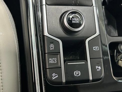 Used 2023 Kia Sorento FWD image 29