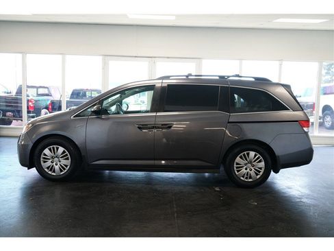 Used 2015 Honda Odyssey LX image 4