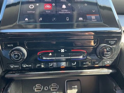 Used 2023 Jeep Grand Cherokee L Laredo image 22