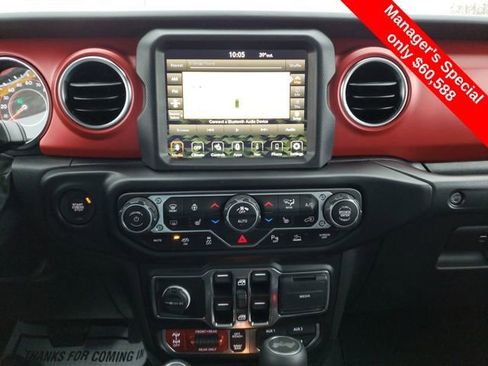 Used 2022 Jeep Wrangler Unlimited Rubicon w/ Trailer Tow Package AWD/4WD image 22