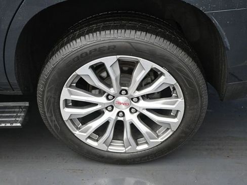 Used 2021 GMC Yukon Denali w/ Denali Premium Package image 15