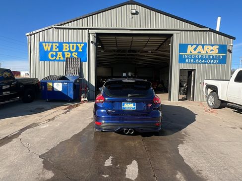 Used 2017 Ford Focus ST image 5