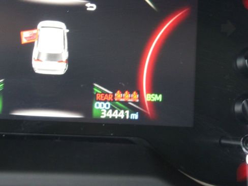 Used 2023 Toyota RAV4 XLE Premium image 18