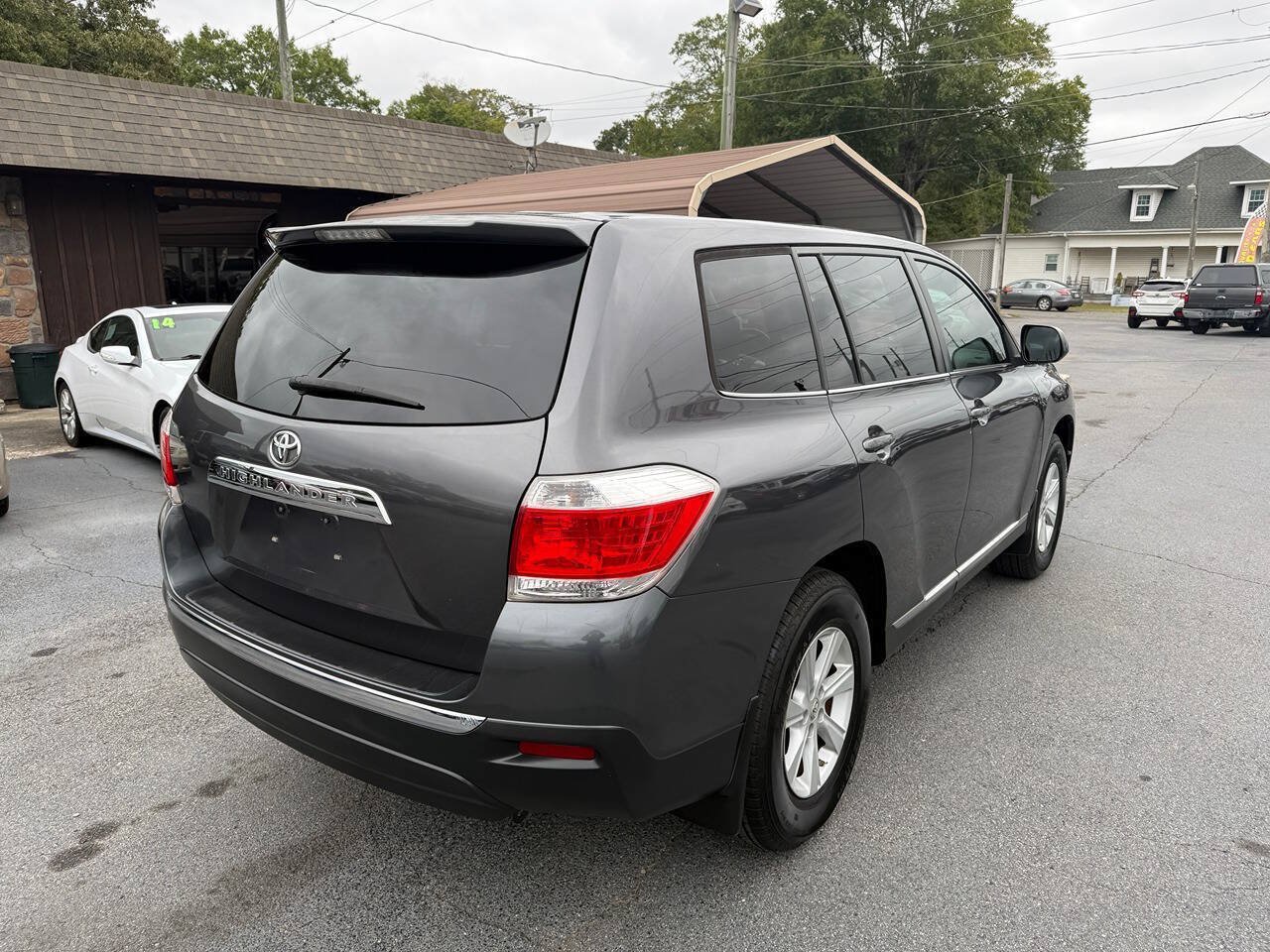 Used 2013 Toyota Highlander FWD image 3