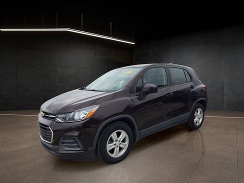 Used 2020 Chevrolet Trax LS FWD image 3