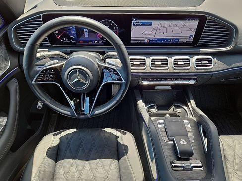 Used 2025 Mercedes-Benz Maybach GLS 600 4MATIC image 20