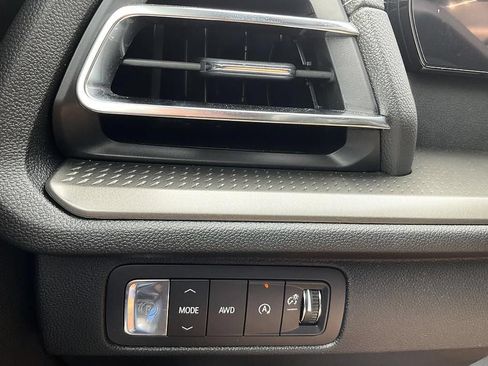 Used 2026 Chevrolet Traverse LT w/ LPO, Floor Liner Package AWD/4WD image 28