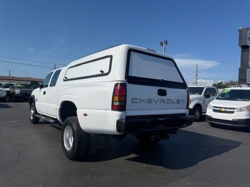 Used 2006 Chevrolet Silverado 3500 W/T w/ Heavy-Duty Power Package image 9