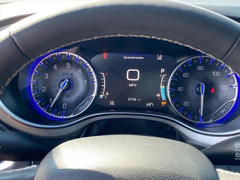 Used 2024 Chrysler Pacifica Limited w/ S Appearance Package AWD/4WD image 19