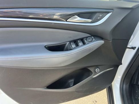 Used 2019 Buick Enclave Essence AWD/4WD image 19