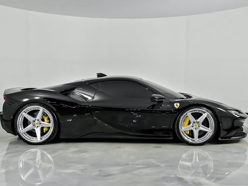 Used 2022 Ferrari SF90 Stradale image 14