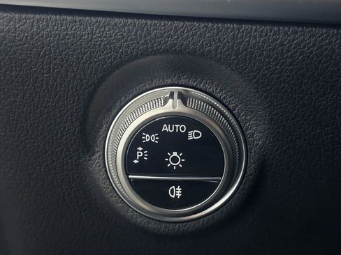 New 2025 Mercedes-Benz C 300 4MATIC Sedan image 23