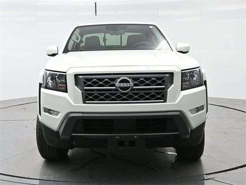 Used 2024 Nissan Frontier SV w/ SV Convenience Package image 2