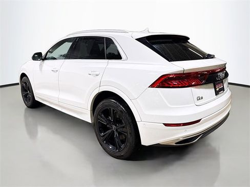 Used 2021 Audi Q8 Premium Plus w/ Premium Plus Package image 9